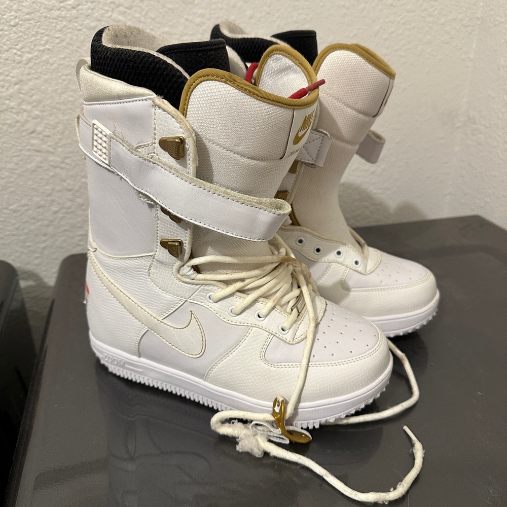 Nike Air Force sample snowboard boots